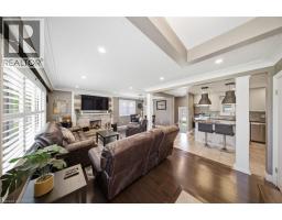 8 QUEENSWAY Drive - 2