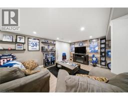 8 QUEENSWAY Drive - 25