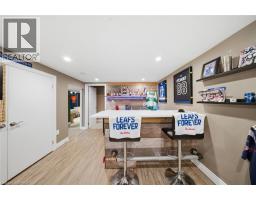 8 QUEENSWAY Drive - 28