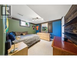 8 QUEENSWAY Drive - 31