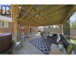 8 QUEENSWAY Drive - 37