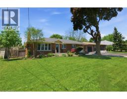 8 QUEENSWAY Drive - 45