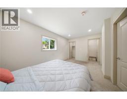 14 BOND Street - 16