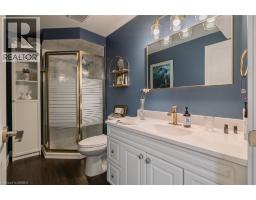39 RUSSELL Crescent - 39