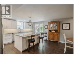 39 RUSSELL Crescent - 40