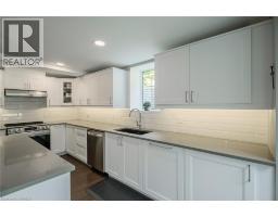 39 RUSSELL Crescent - 42
