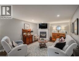 39 RUSSELL Crescent - 45