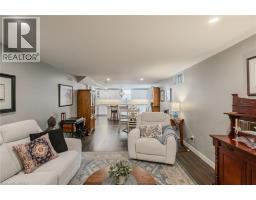 39 RUSSELL Crescent - 46
