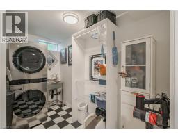 39 RUSSELL Crescent - 47