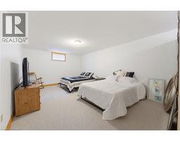12 MACBRIDE Court - 24