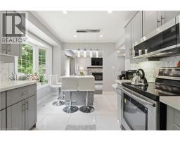 512 HAWTHORNE Crescent - 11