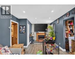 60 PARK Road N - 3