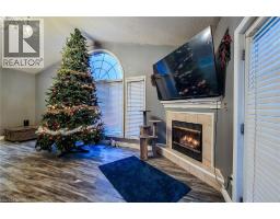 6 BAYLY Drive - 12