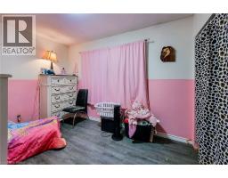 6 BAYLY Drive - 16