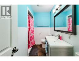 6 BAYLY Drive - 17