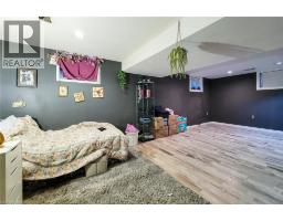 6 BAYLY Drive - 20