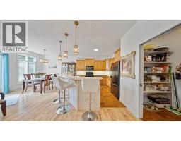 424 LAKEVIEW Drive - 11