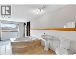 371 OTTAWA Street S - 24