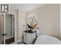 4 DOWDEN Avenue - 23