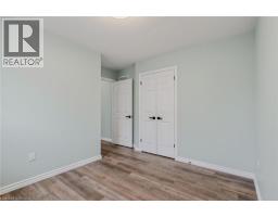 4 DOWDEN Avenue - 26