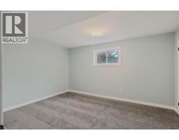 4 DOWDEN Avenue - 31