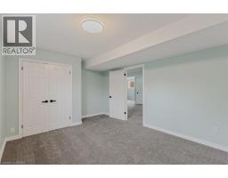 4 DOWDEN Avenue - 33