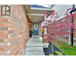 35 GAYDON Way - 3