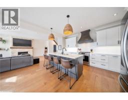 192 GIBBONS Street - 9