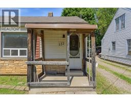 121 WILKES Street - 4