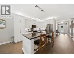 4 LYNNDALE Road - 10