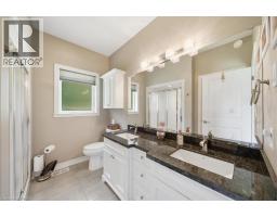 4 LYNNDALE Road - 16