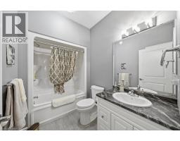 4 LYNNDALE Road - 20