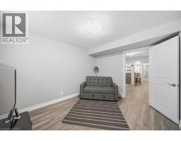 4 LYNNDALE Road - 31