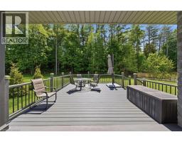 4 LYNNDALE Road - 40