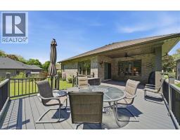 4 LYNNDALE Road - 41