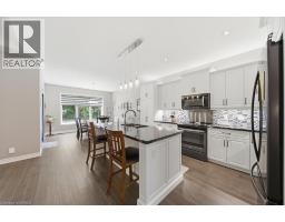 4 LYNNDALE Road - 9