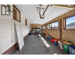 396 BROCK Street - 32