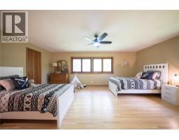 709 NELSON Street W - 30