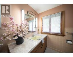 709 NELSON Street W - 34