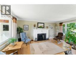 207 ROBINSON Road - 3