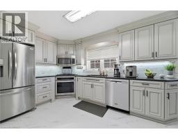 405 WELLINGTON Street N - 10