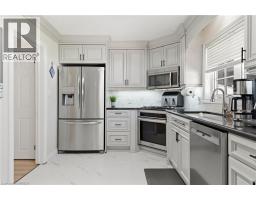 405 WELLINGTON Street N - 9