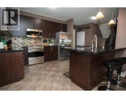 10 BISSET Avenue - 16
