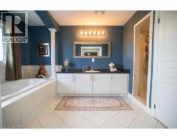 10 BISSET Avenue - 22