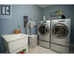 10 BISSET Avenue - 34