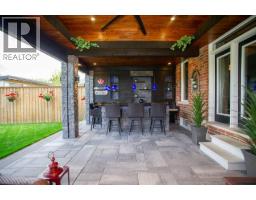 10 BISSET Avenue - 36