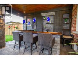 10 BISSET Avenue - 37