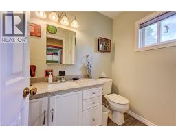 180 BALMORAL Drive - 32