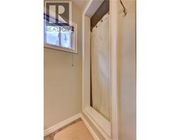 180 BALMORAL Drive - 33