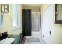 162 GRAND RIVER Street N - 17